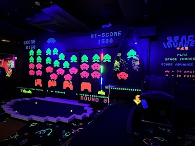 Indoor Putt & Sip Mini Golf in Brighton